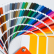 Imagen para el artículo titulado Los diseñadores están furiosos porque Pantone ahora cobra $15 al mes por usar sus colores en Photoshop